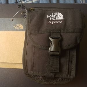 Supreme x The North Face Pouch